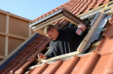 Pose de fenêtres de toit Velux à Saint-Laurent-en-Beaumont